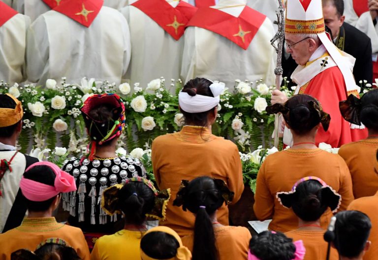 papa Francisco preside misa con los jóvenes en Myanmar Catedral de Rangún 30 noviembre 2017