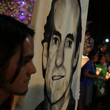 marcha en El Salvador en memoria de Ignacio Ellacuría y jesuitas asesinados 1989 mártires de la