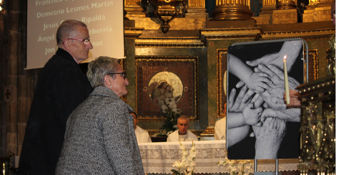 Uno de los instantes de la Misa del Día de la Memoria en la Basílica de Nuestra Señora de Begoña 9 noviembre 2017 Bilbao