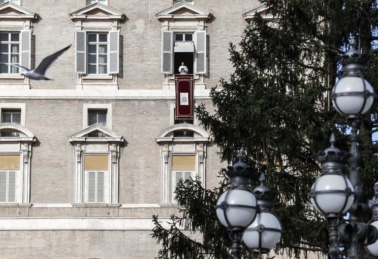 Francisco en el ángelus dominical: “Estad atentos y vigilantes”