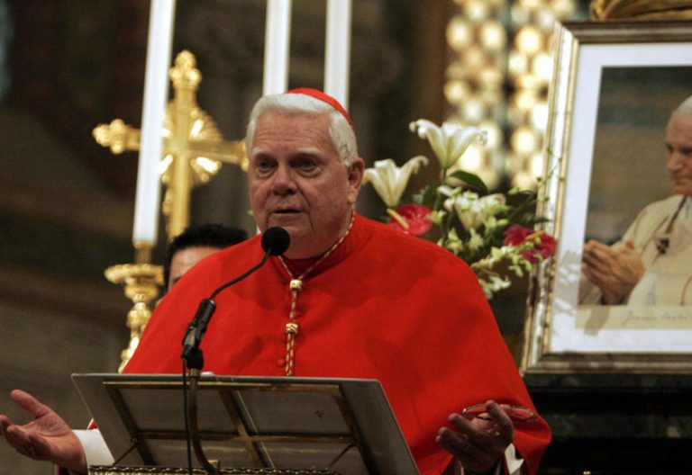 Cardenal Bernard Law, arzobispo emérito de Boston Abusos