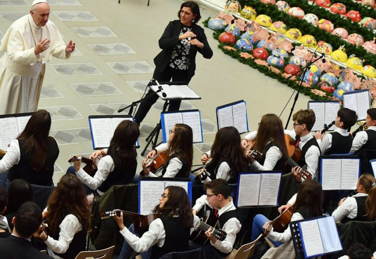papa Francisco saluda a orquesta infantil en audiencia general miércoles 13 diciembre 2017