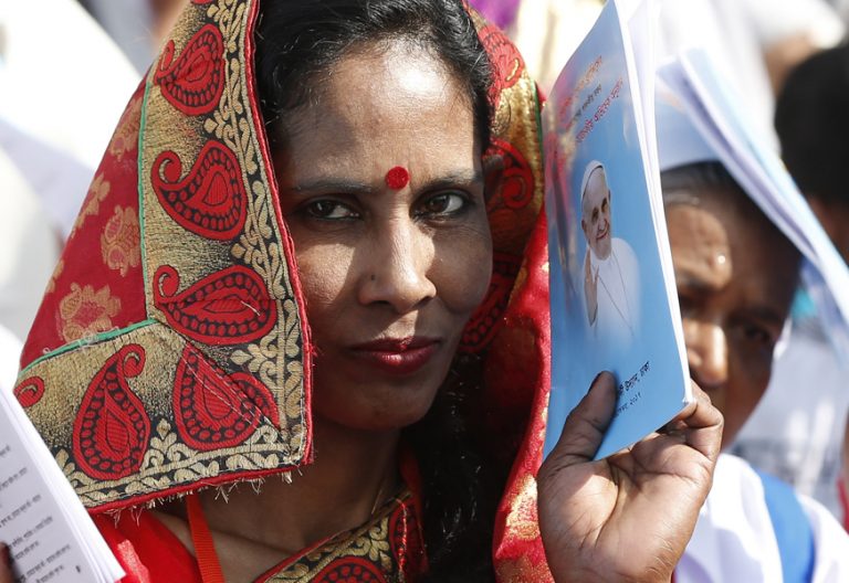 papa Francisco misa en Bangladesh ordenación de 16 nuevos sacerdotes 1 diciembre 2017