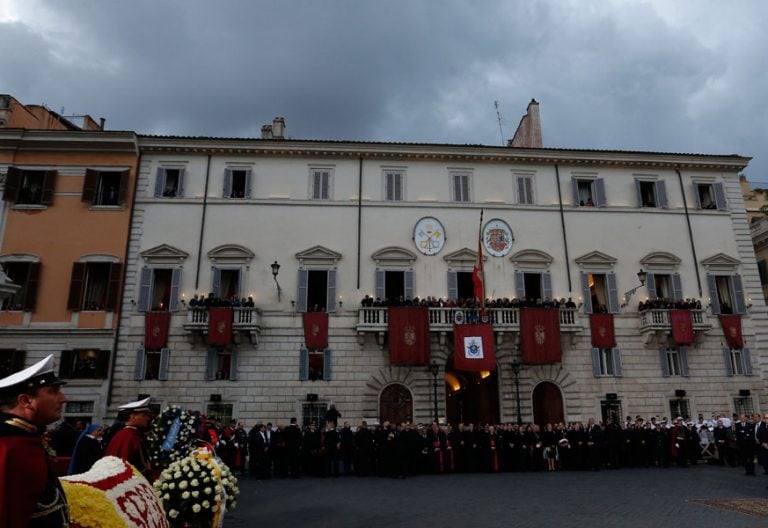 papa Francisco reza venera Inmaculada Concepción 8 diciembre 2017