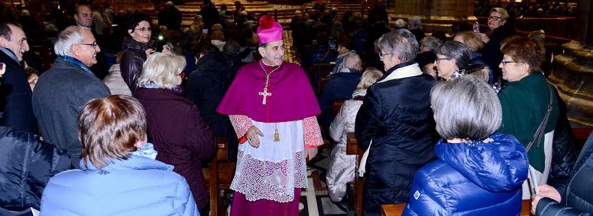 El obispo de Milán, Mario Delpini, en una celebración en la catedral noviembre 2017