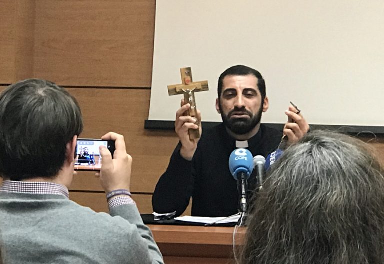 padre Naim Shoshandy, sacerdote de rito sirio-católico en Irak testimonio Ayuda a la Iglesia Necesitada 2017