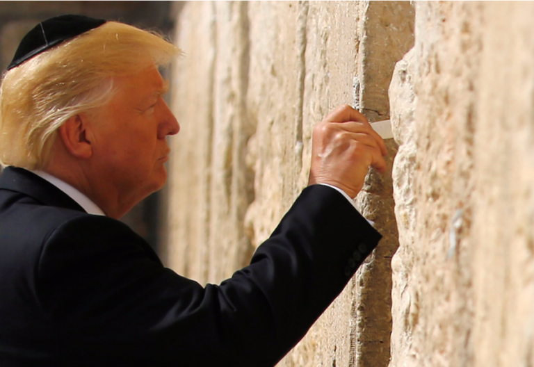 Donald Trump, en el muro de Jerusalén/EFE