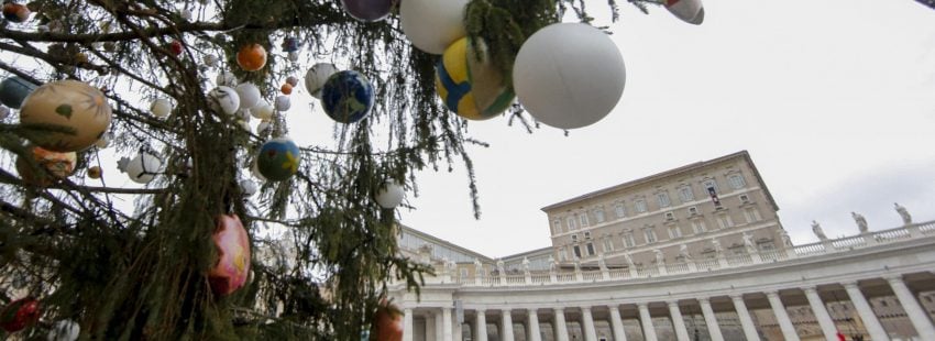 El Papa en el ángelus: “Guardad la fecha de vuestro bautizo”