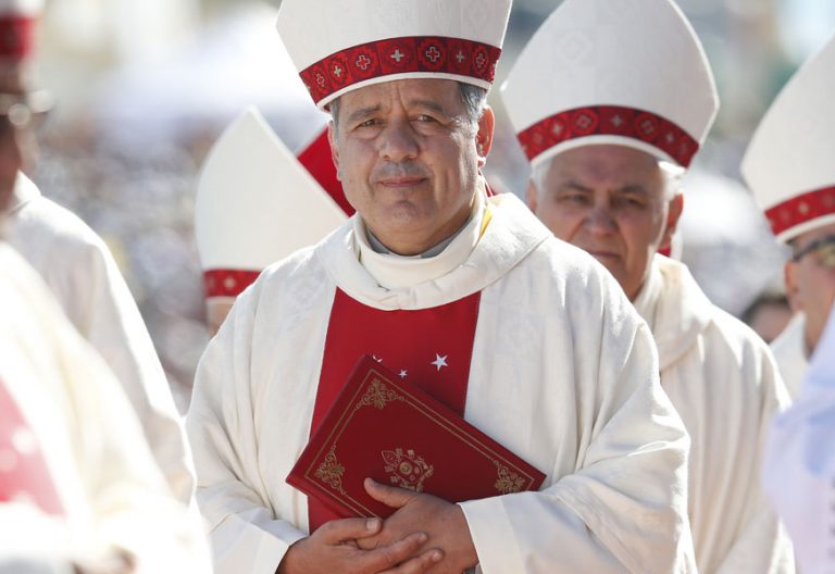 Juan Barros, obispo de Osoro, Chile acusado de encubrir casos de abusos