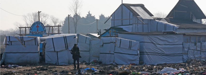 Un refugiado en el campamento de Calais