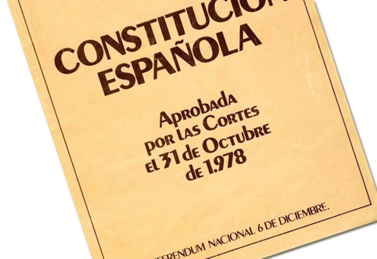 constitución española portada aprobada 1978