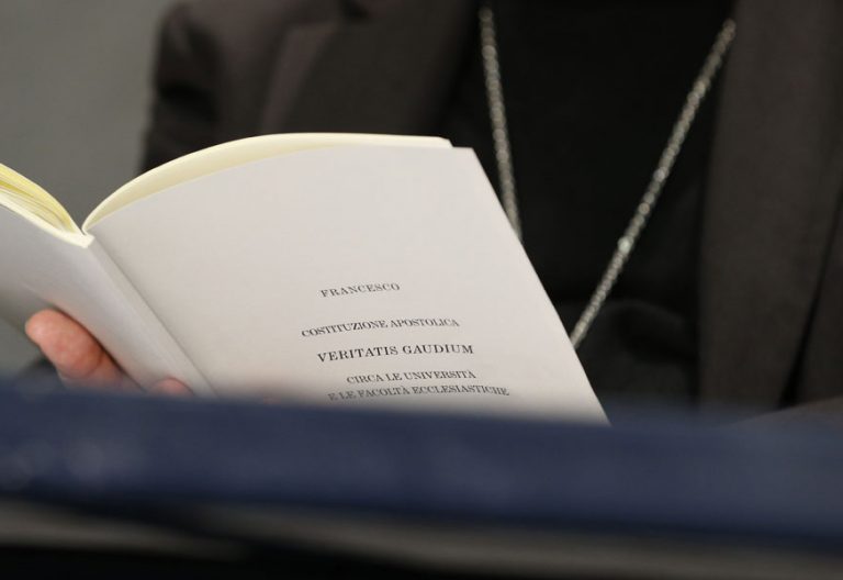 constitución apostólica Veritatis gaudium del papa Francisco sobre las universidades y facultades eclesiásticas enero 2018