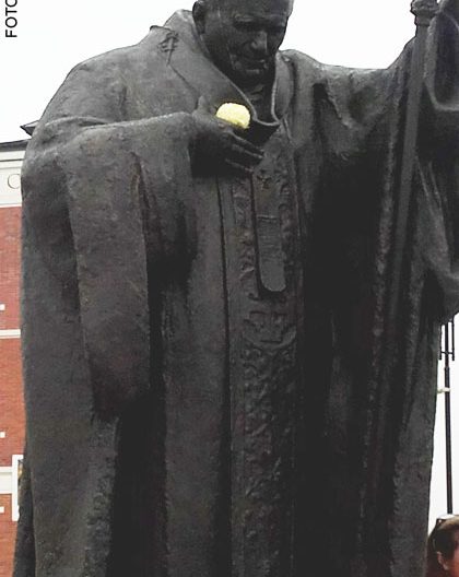 estatua Juan Pablo II Centro Cracovia