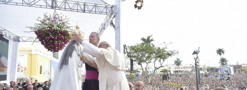 El Papa Francisco, durante la ceremonia mariana en Trujillo, en Perú /EFE