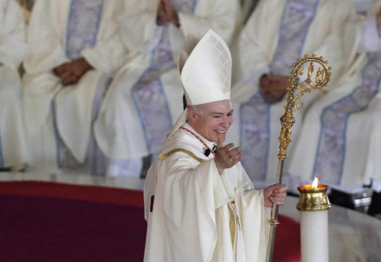 El cardenal Carlos Aguiar Retes, en su toma de posesión como arzobispo de México/EFE