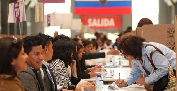 La vida religiosa ecuatoriana ante la consulta popular