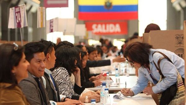 La vida religiosa ecuatoriana ante la consulta popular