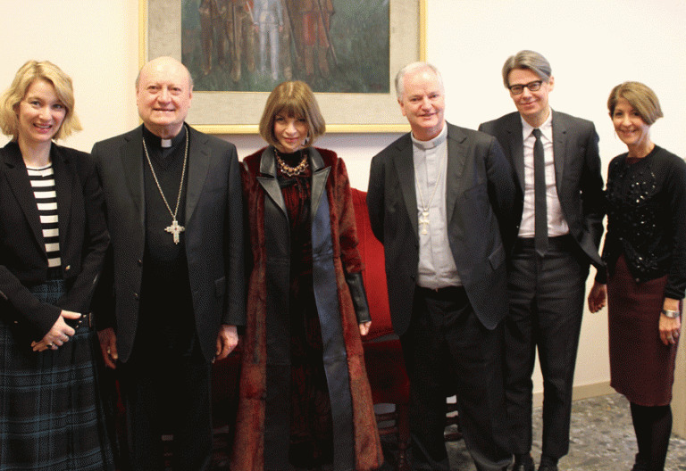 El cardenal Ravasi con delegados del MET en el Pontificio Consejo para la Cultura