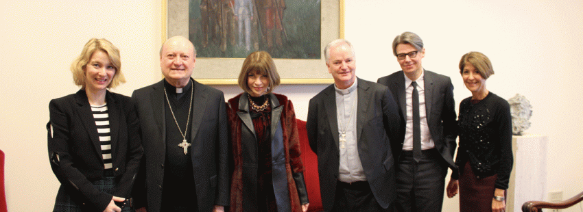 El cardenal Ravasi con delegados del MET en el Pontificio Consejo para la Cultura