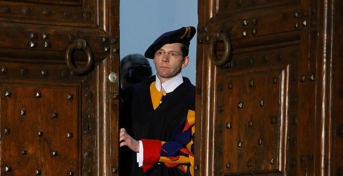 Cierre Portón Castel Gandolfo Renuncia Benedicto Xvi