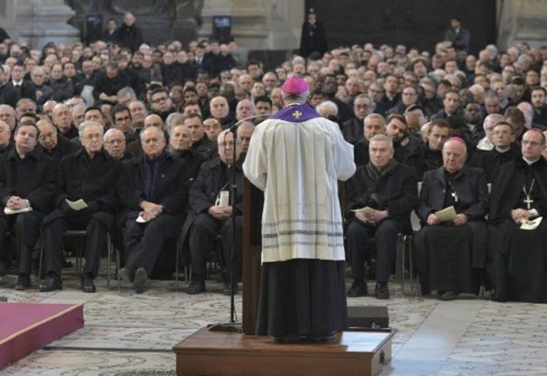 El papa Francisco durante su encuentro con los párrocos de Roma en San Juan de Letrán el 16 de febrero de 2018