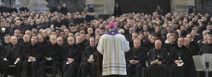 El papa Francisco durante su encuentro con los párrocos de Roma en San Juan de Letrán el 16 de