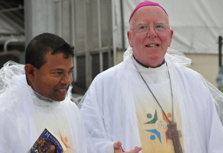 El obispo John McAreavey, de Irlanda, renuncia