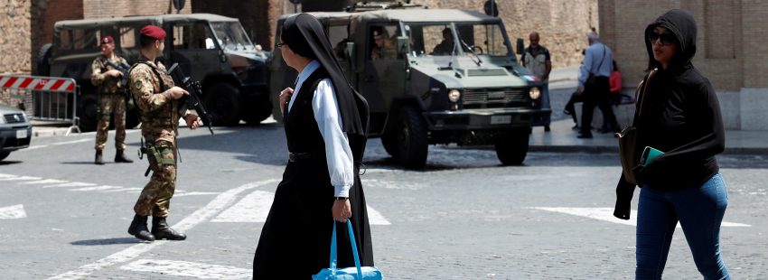 Fuerte despliegue de seguridad en las inmediaciones de la Plaza de San Pedro