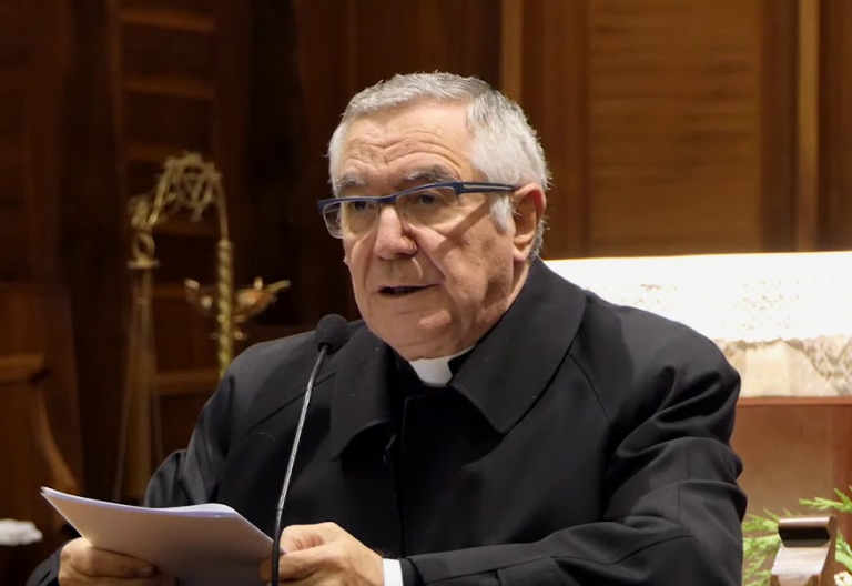 El obispo de Santander Manuel Sánchez Monge