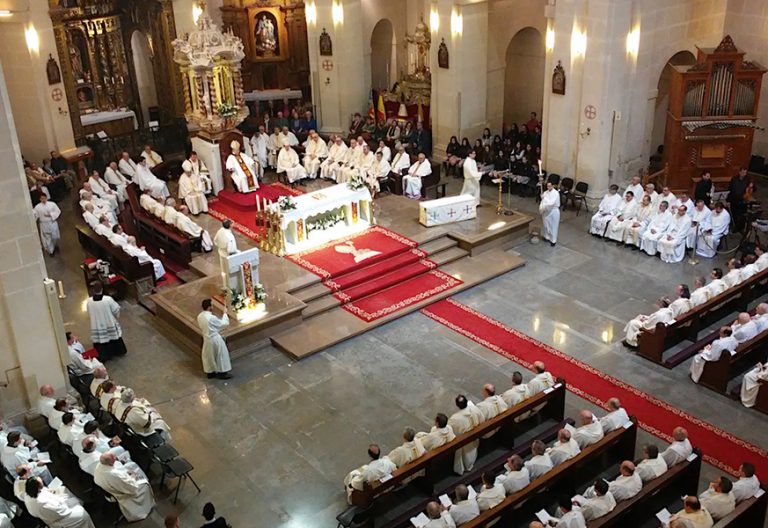 Misas crismales por las vocaciones y la santidad de los sacerdotes