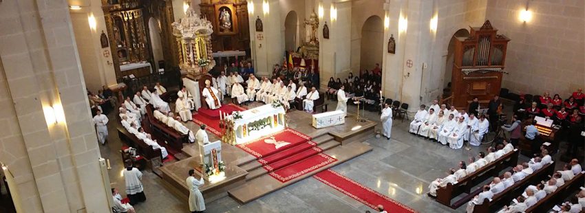 La preocupación vocacional y la santidad de los sacerdotes marcan los mensajes de los obispos