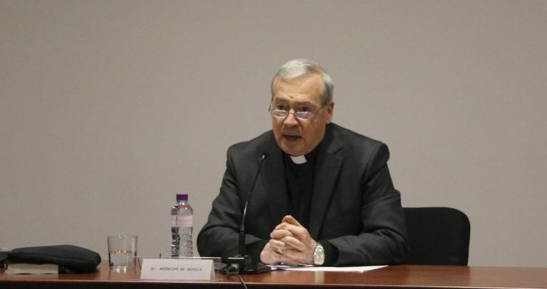 Agostino Marchetto, durante una conferencia en Sevilla