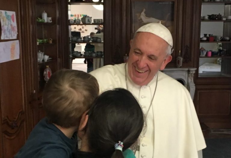 El Papa Francisco, visita una casa de acogida para mujeres reclusas