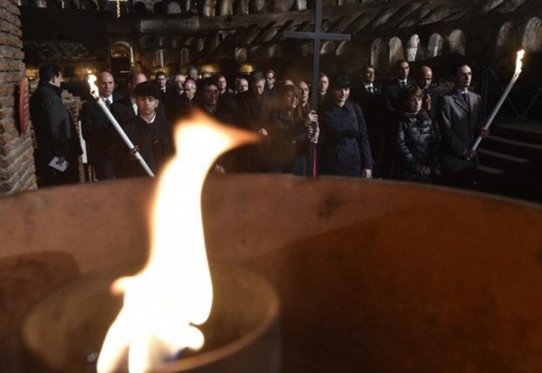 Los creyentes españoles no son felices