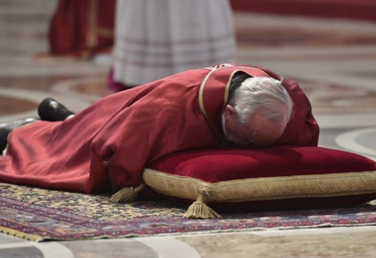 Francisco llama a una “transformación eclesial y social” contra los abusos