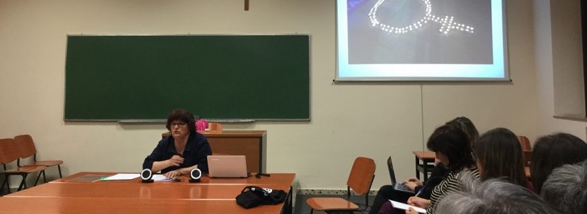 La teóloga y activista Pepa Torres en unas jornadas sobre mujer