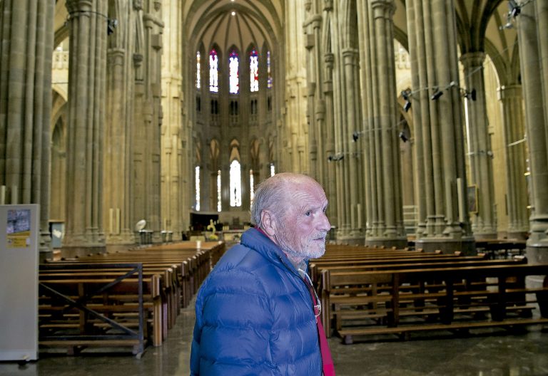 El escultor Antonio López realizará una talla de Cristo en la Cruz para la catedral de Vitoria