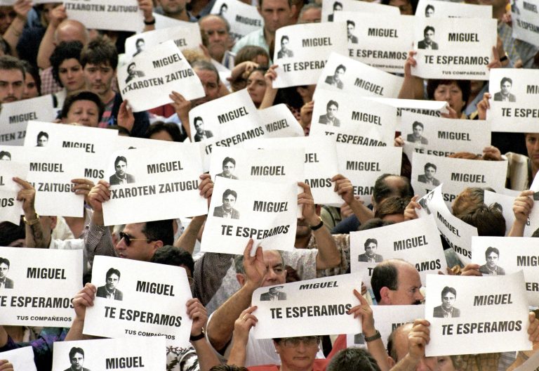 ETA Manifestación pidiendo que la banda libere a Miguel Ángel Blanco