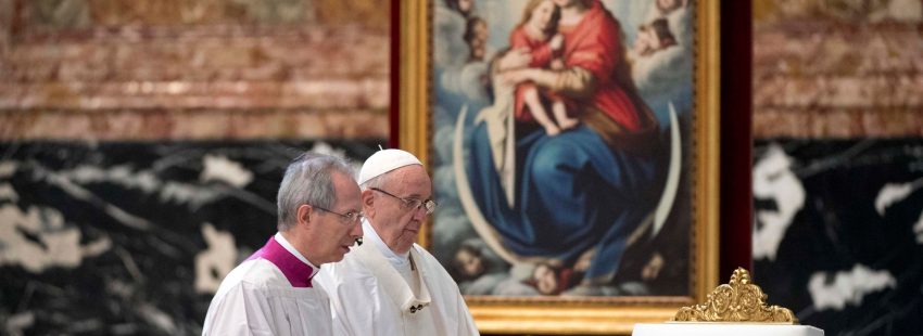 El papa Francisco celebra una misa ante 550 misioneros de la misericordia