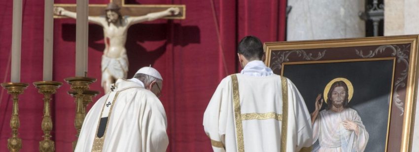 El Papa Francisco celebra el domingo de la Divina Misericordia/EFE