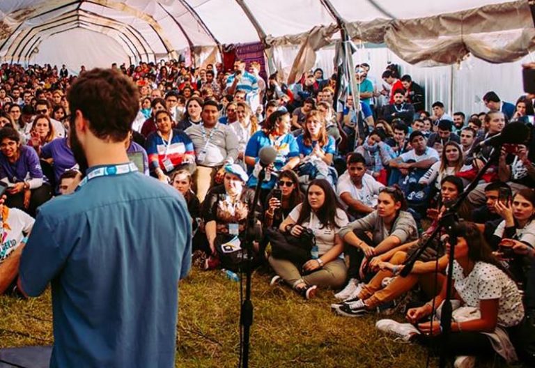 El papa Francisco a los jóvenes argentinos: “¡Podés renovar la historia!”