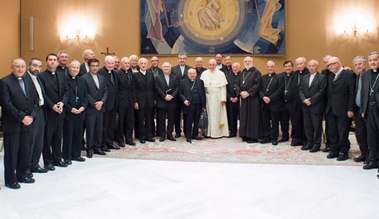 Papa con obispos chilenos: un final inconcluso