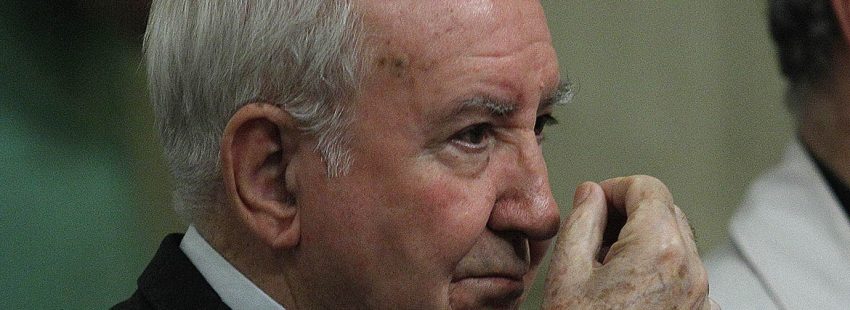 El cardenal Errázuriz cambia de planes y viaja a Roma a la cumbre de abusos