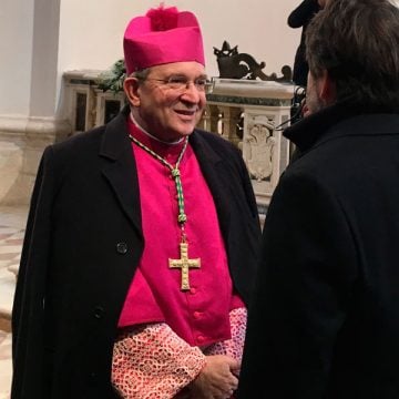 Giuseppe Petrocchi, cardenal arzobispo de L' Aquila