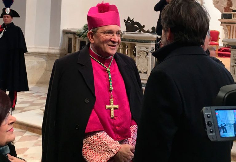 Giuseppe Petrocchi, cardenal arzobispo de L' Aquila