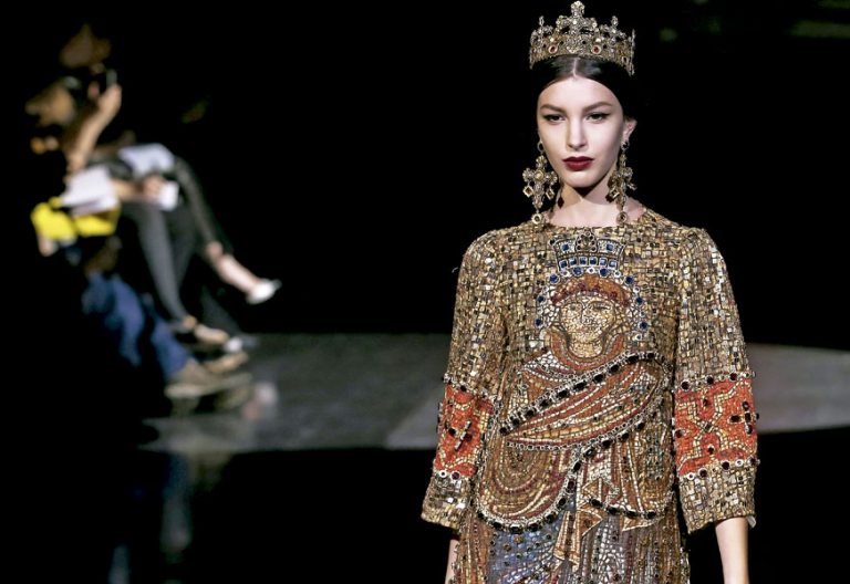 Dolce&Gabanna presenta su colección inspirada en la fe católica