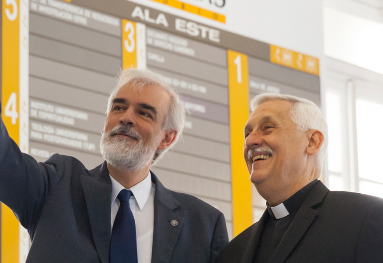 El padre general de los jesuitas, el venezolano Arturo Sosa