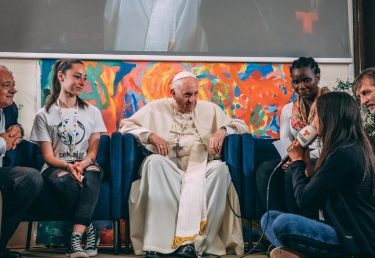 El Papa, con los jóvenes de Scholas Ocurrentes