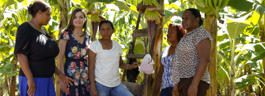 La Reina Letizia visita los trabajos que Cáritas España y otras ONG llevan a cabo en Rapública