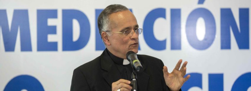 El obispo auxiliar de Managua Silvio Baez